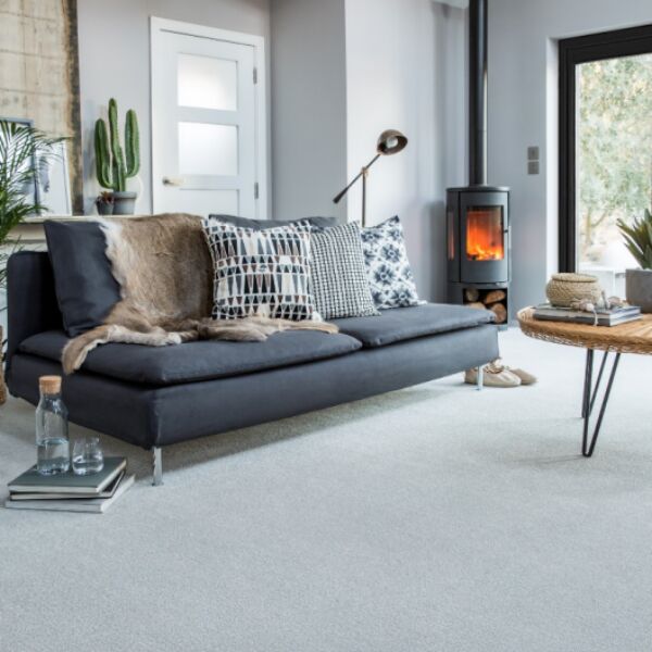 wall.jpg WALL-TO-WALL CARPET - Image 1